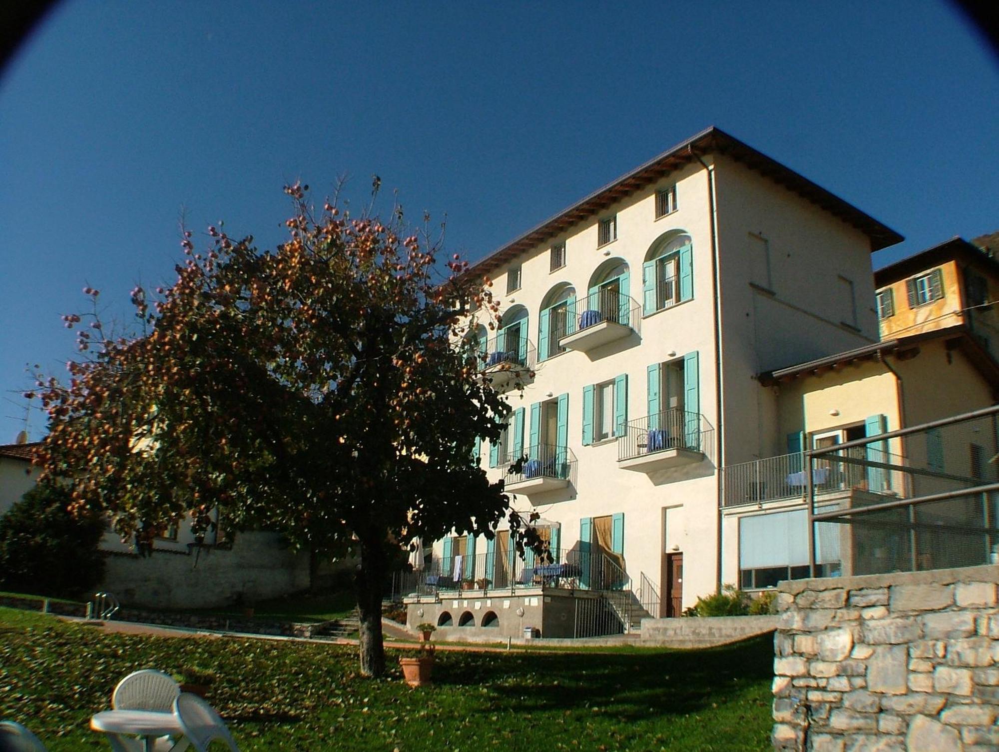 Residence Celeste Mezzegra Екстериор снимка
