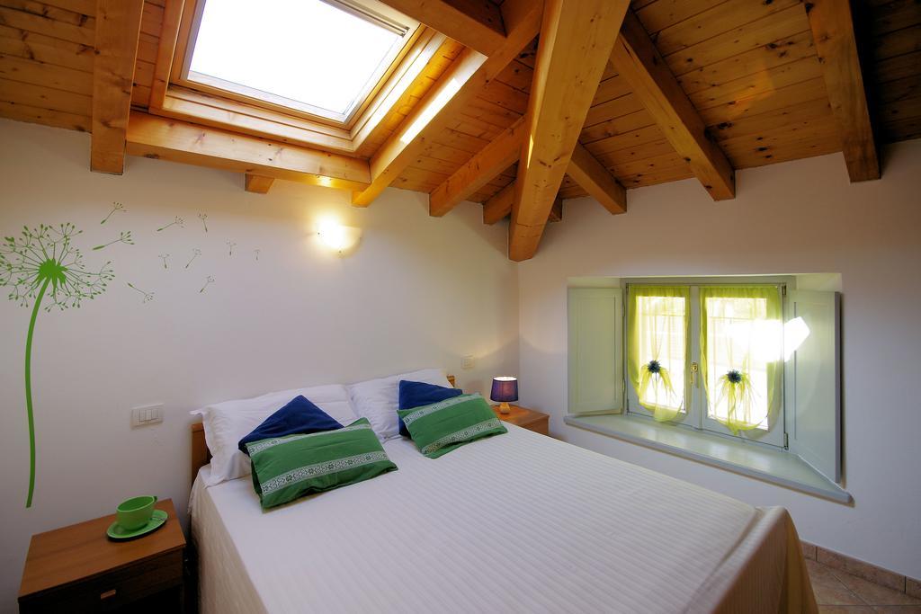 Residence Celeste Mezzegra Екстериор снимка