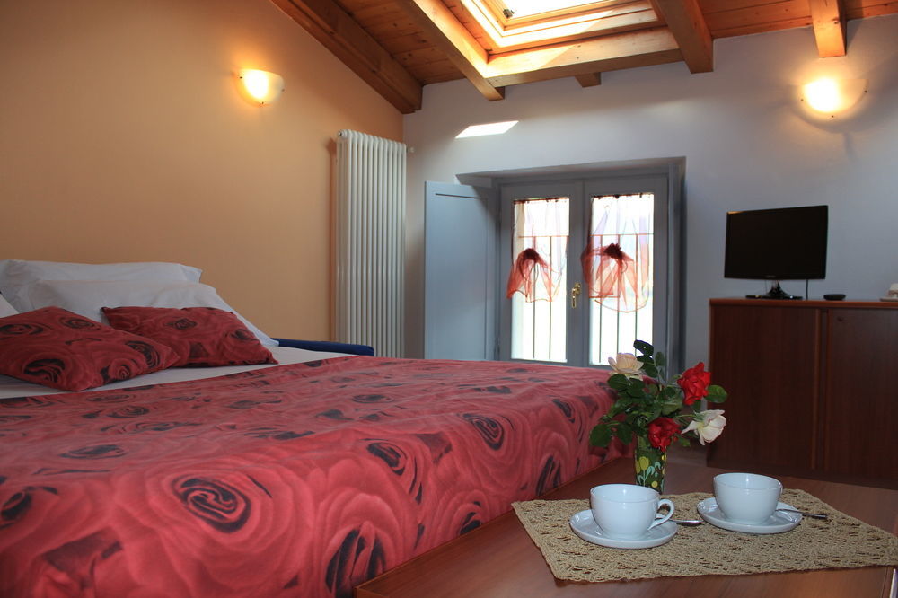 Residence Celeste Mezzegra Екстериор снимка